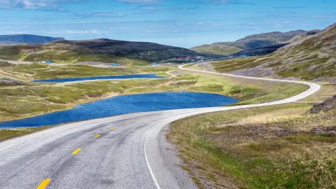 A Rota Europeia 69 (E 69, de forma abreviada) é uma estrada europeia entre Olderfjord e o Cabo Norte, no norte da Noruega. A estrada tem 129 km de comprimento e contém cinco túneis com um comprimento total de 15,5 km.