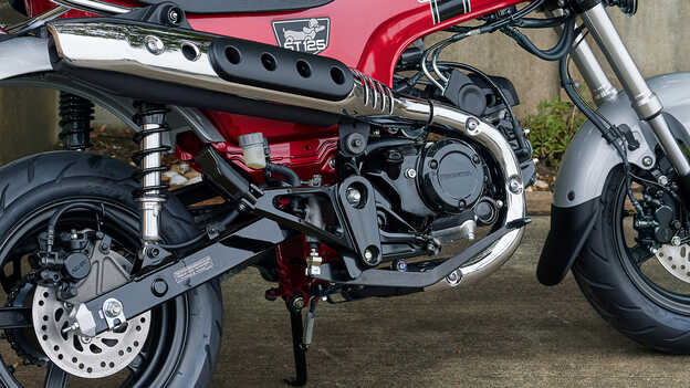 Close-up do motor Dax 125