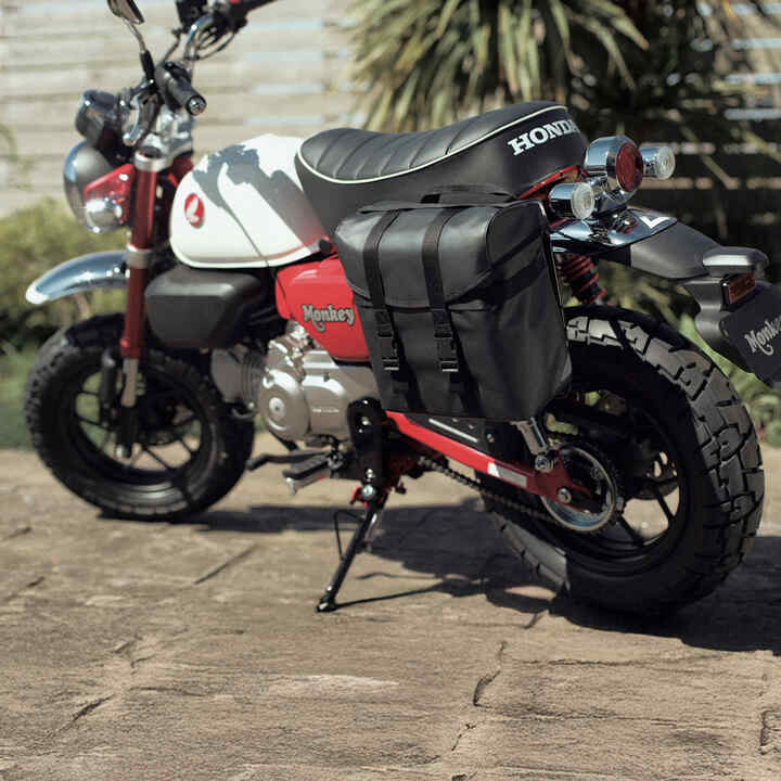Vista estática traseira da Honda Monkey 125