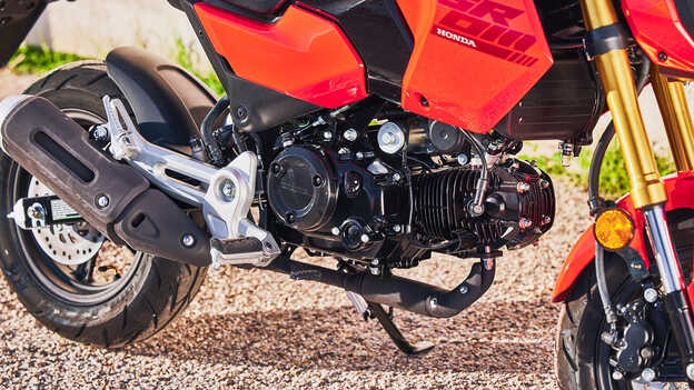 Grande plano do motor da MSX125 Grom