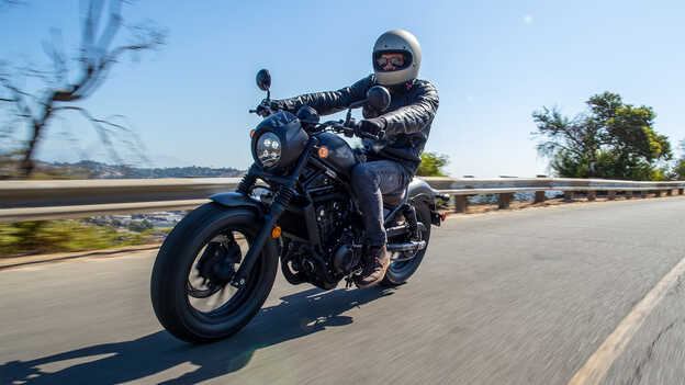 Detalhe das luzes LED da Dax 125