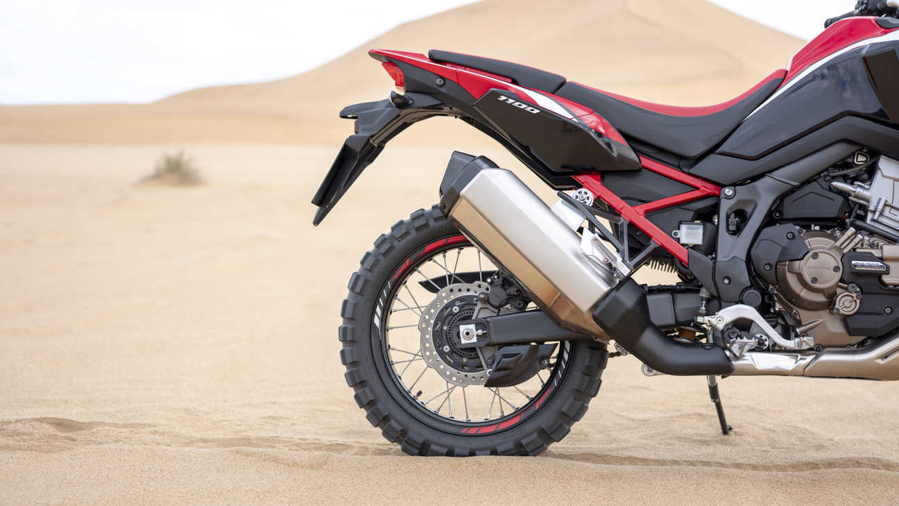 Honda Africa Twin, foto de estúdio da roda traseira