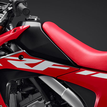 CRF250L zoom sobre o depósito de combustível