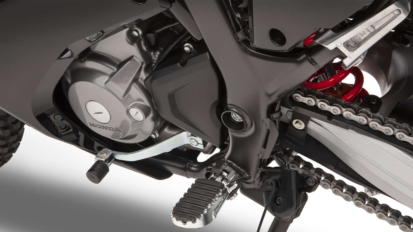 Honda CRF300 Rally Motor DOHC 4V monocilíndrico de maior capacidade com embraiagem deslizante