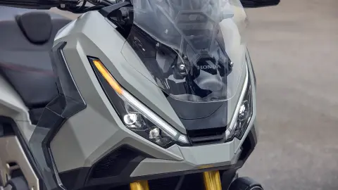 X-ADV faróis duplos com projetor LED