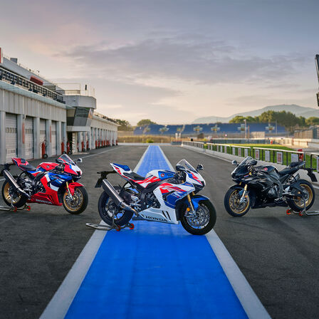 Gama supersport da Honda em pista