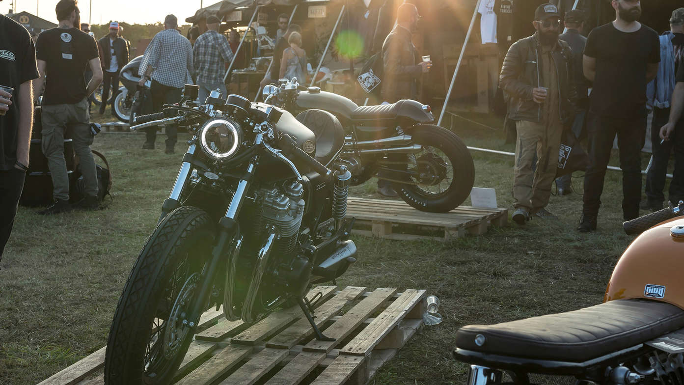 CB1100EX Hedo criada por South Garage.