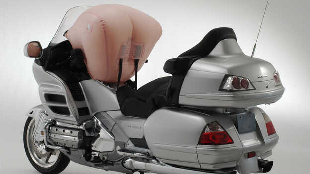 2006 - Primeiro sistema de airbag para motos do mundo