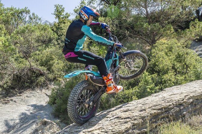 Toni Bou a executar um stoppie