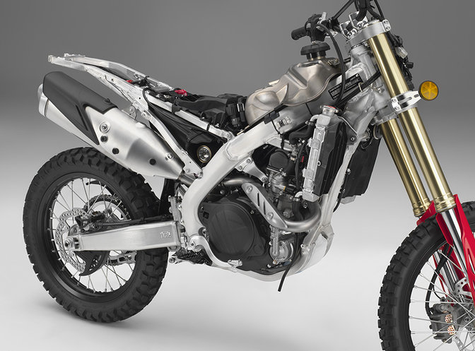 CRF450L, lado direito.