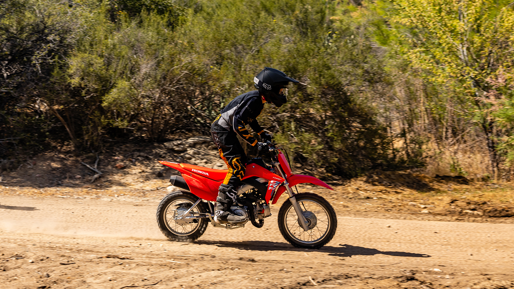 CRF110F com altura do assento de 657 mm