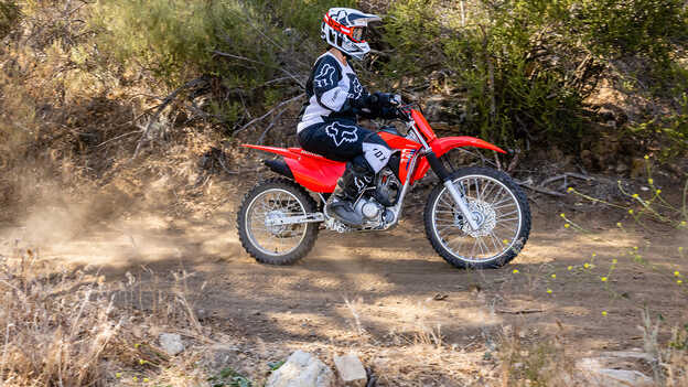 Honda CRF125F com arranque elétrico