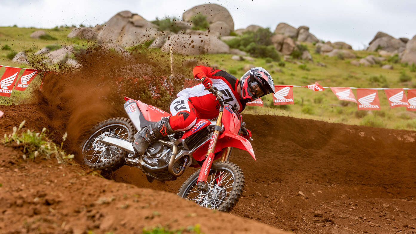 2025 CRF450RWE imagem dinâmica