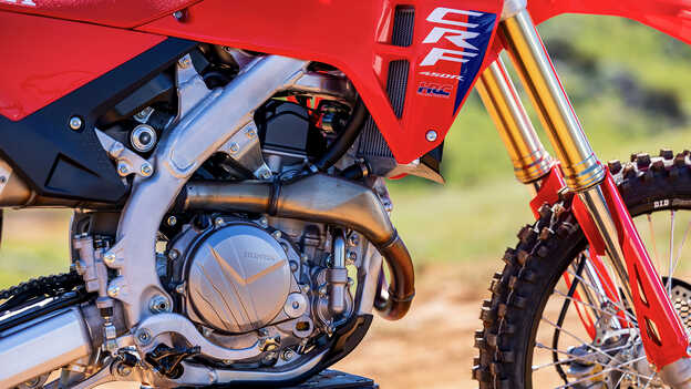 Motor Unicam de quatro válvulas de 449,7 cc da CRF450R