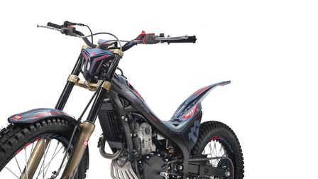 Honda Montesa Cota 301RRR vista frontal lateral esquerda a 3 quartos zoom no modelo Sonic Grey