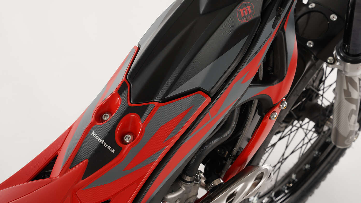 Montesa Cota 4RT grande plano de detalhe traseiro