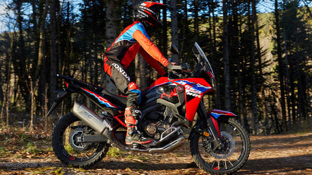 Imagem estática do silenciador SC Project Adventure para a Africa Twin