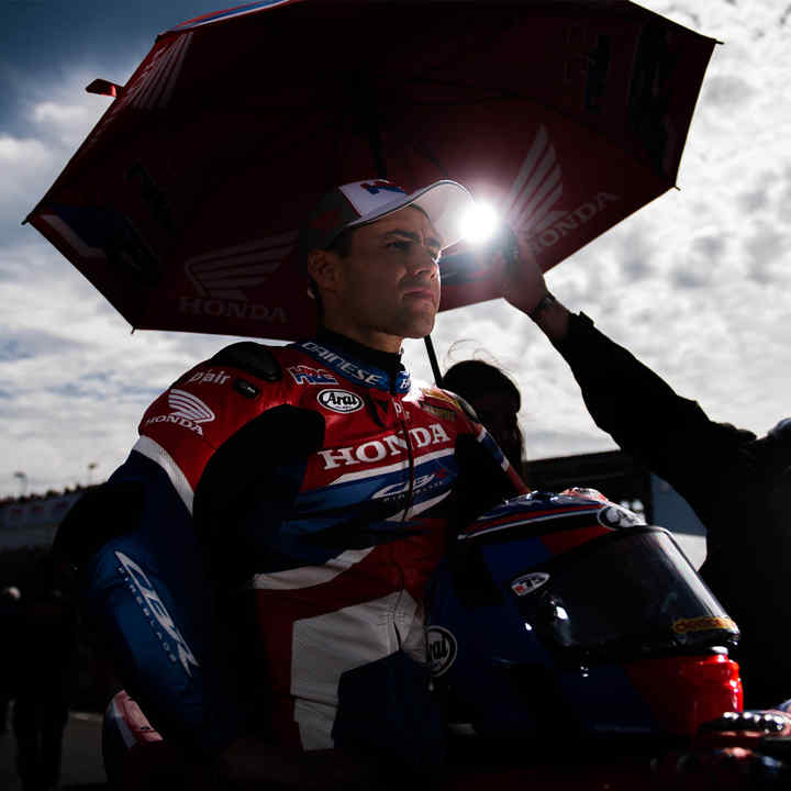 Leon Haslam, piloto do WSBK a ser entrevistado.