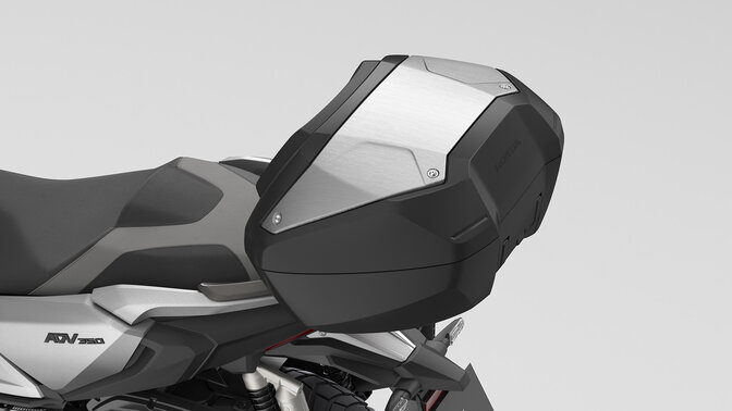 Honda ADV350 com Smart Top Box