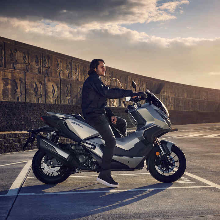 Honda Moto 4, Motas e Scooters Novas em Portugal - preços e características  - Andar de Moto