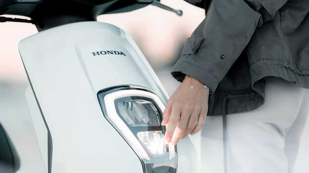 Faróis LED da Honda EM1 e:
