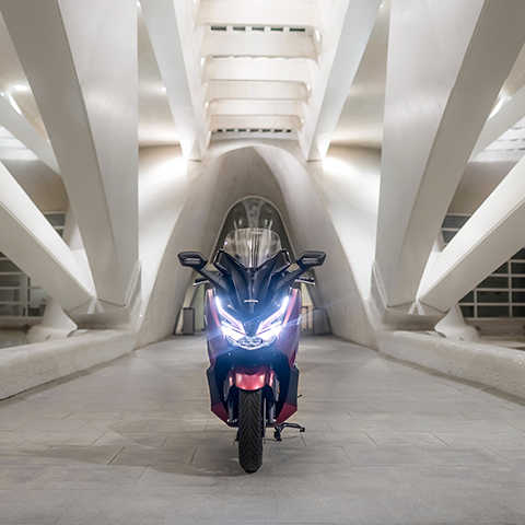 Forza 125, vista dianteira