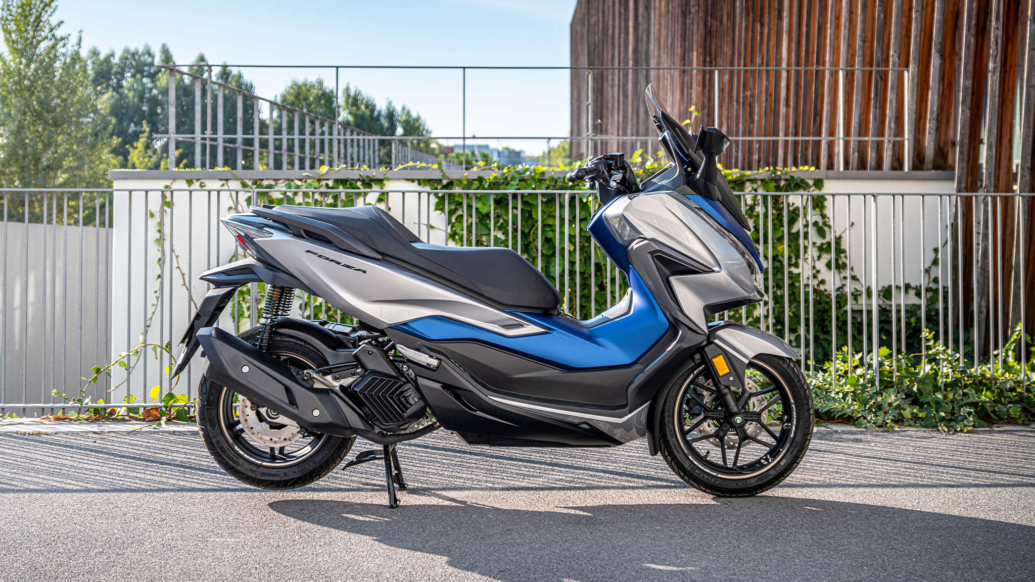 Forza 125, fotografia de estúdio