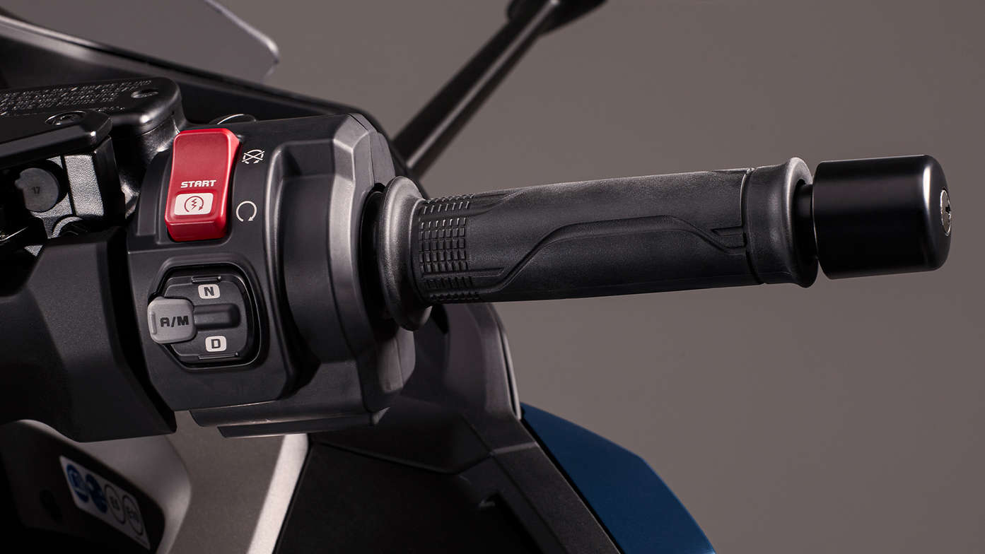 Forza 750, Controlo de acelerador eletrónico "Throttle By Wire" (TBW) com 3 modos de condução padrão e HSTC