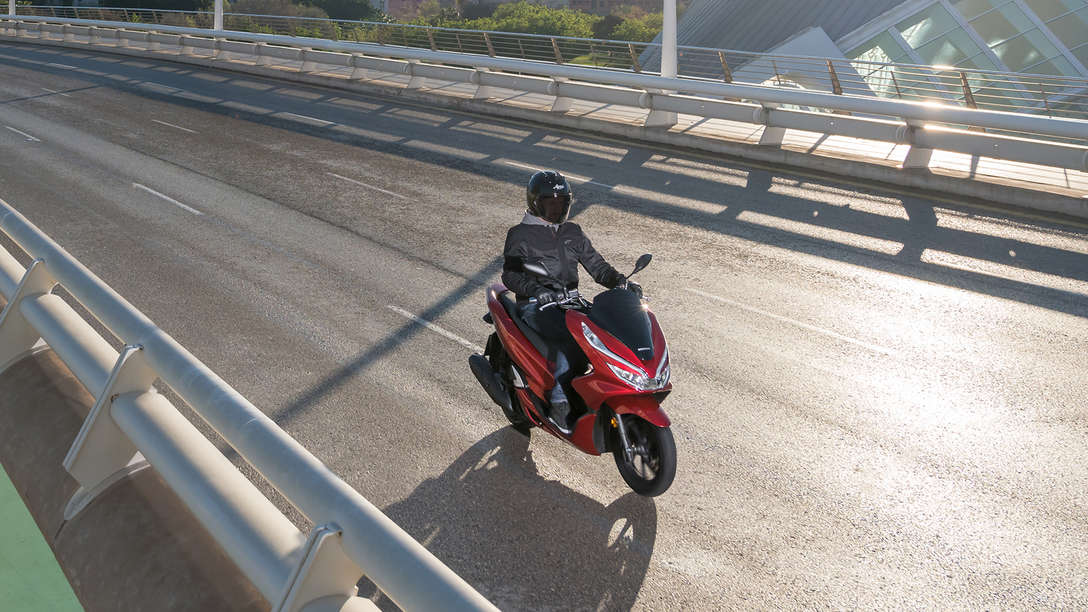 A PCX125 em utilização urbana