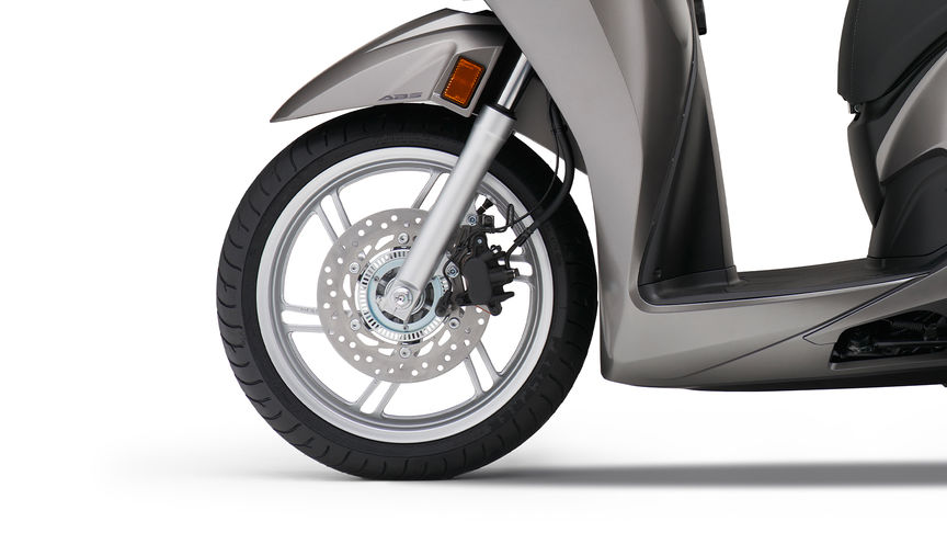 Honda SH350i - Rodas dianteira e traseira de 16 polegadas, suspensão de alta qualidade e travão ABS