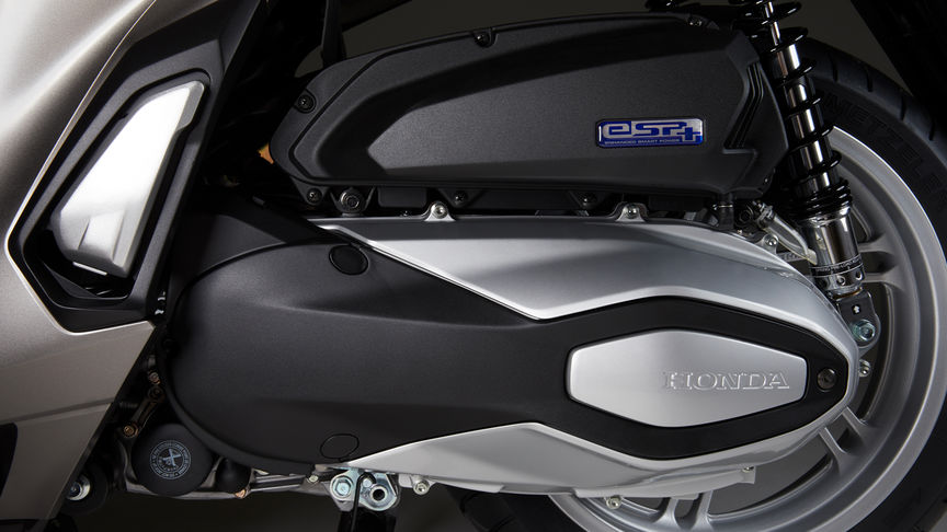 Honda SH350i - Um potente motor de 4 válvulas refrigerado a líquido SOHC