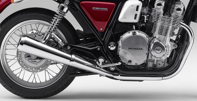 Vista do motor da Honda CB1100EX.