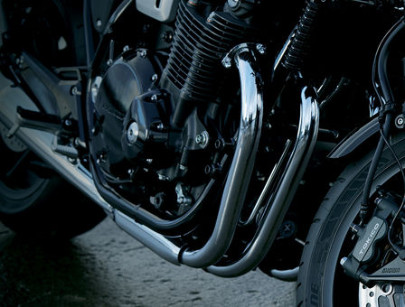 Grande plano do escape da Honda CB1100 RS.