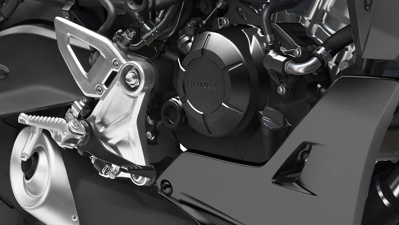 Honda CB125R, Motor monocilíndrico DOHC 4V arrefecido a líquido, mais potente