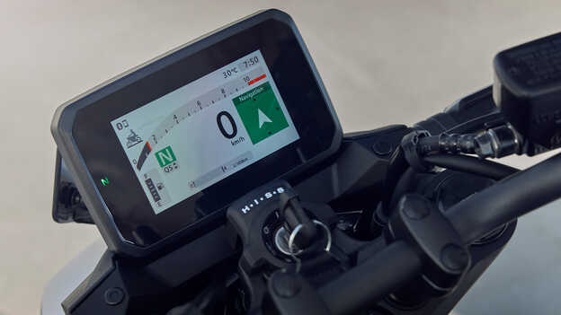 Honda CB750 Hornet com ecrã TFT com navegação.