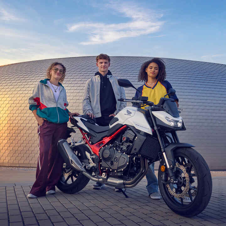 Imagem do vídeo de ação da Honda Hornet