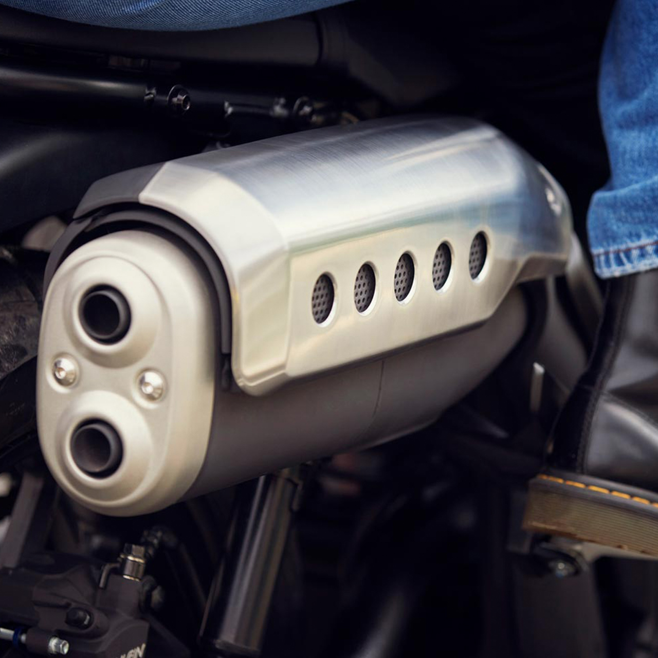 Grande plano da motocicleta Honda CL500.