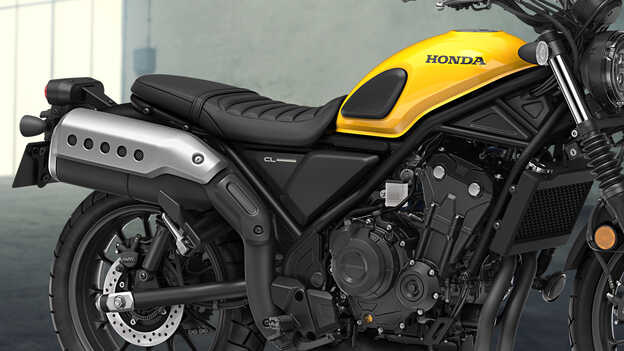 Conforto do assento da moto Honda CL500.