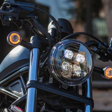 Vista frontal da Honda CMX500 Rebel.