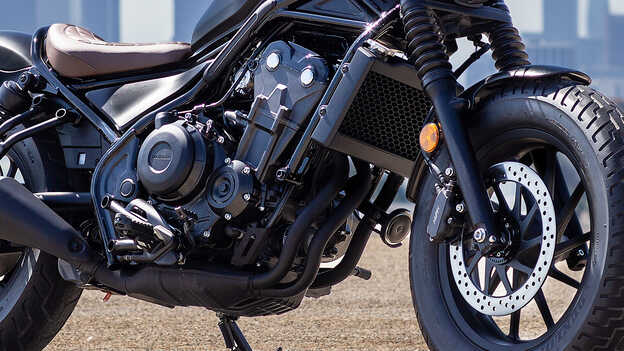 Grande plano do motor da CMX500 Rebel