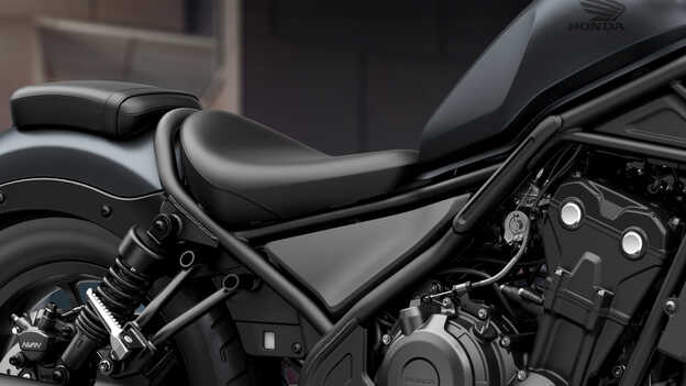 Assento do condutor da CMX500 Rebel.