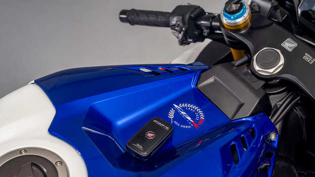 Chave smart key da Honda CBR1000RR-R Fireblade com logotipo do 30º Aniversário