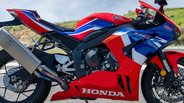 Honda CBR1000RR-R Fireblade com altas rotações