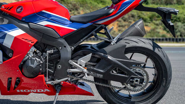 Honda CBR1000RR-R Fireblade com Braço Oscilante de Alumínio Derivado da RCV213V-S