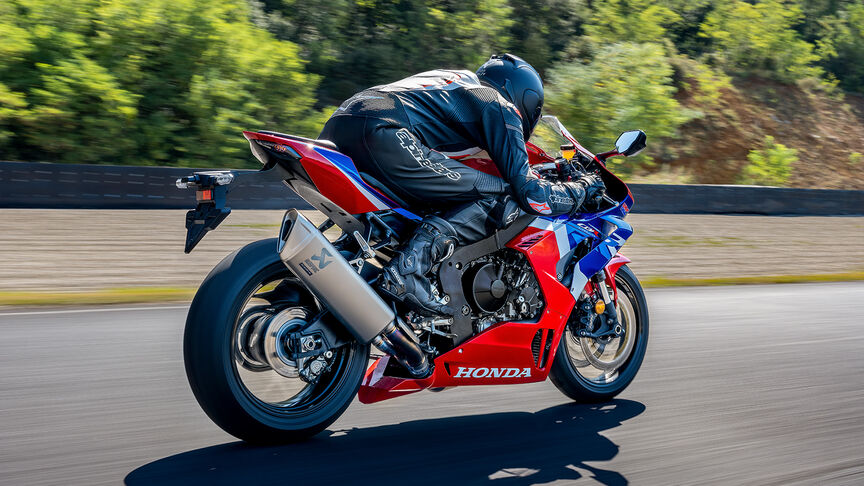 Honda CBR1000RR-R Fireblade destacando a sua Aerodinâmica topo de gama