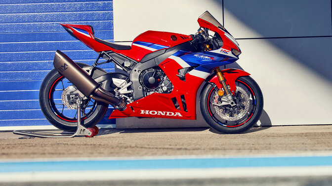 Imagem estática lateral da CBR1000rr-rr Fireblade.