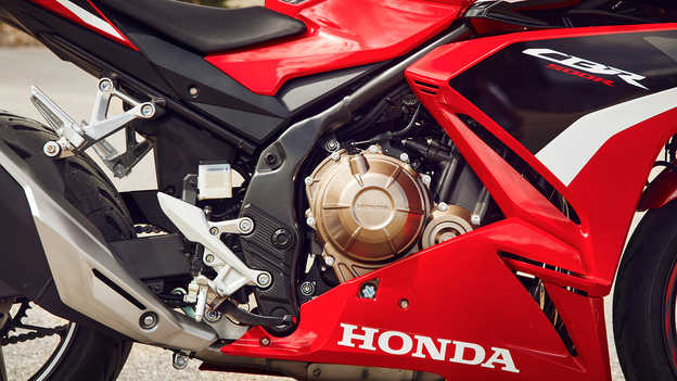 CBR500R Potência Emociante desta Bi-cilindríca