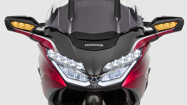 Honda Gold Wing Tour, Iluminação LED integral com luzes LED de nevoeiro