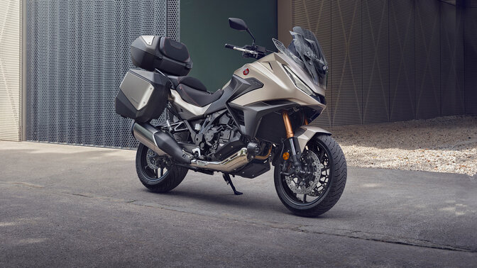 Vista aérea da Honda NT1100.